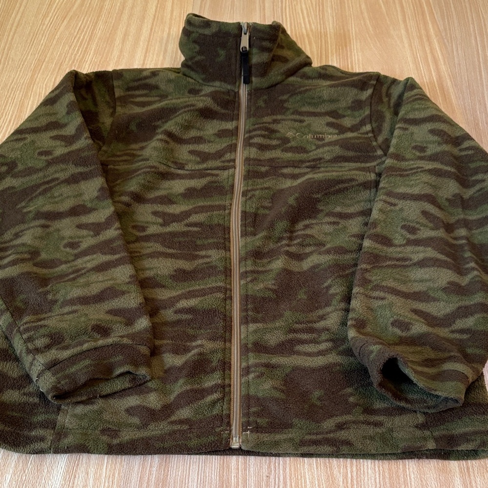 Columbia fleece jacket camo